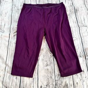 L.L. Bean Midweight Baselayer Capri Leggings in Deep Purple Size Large